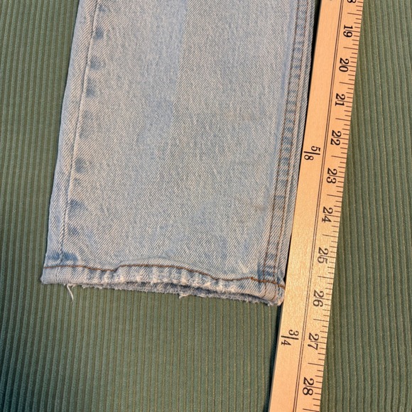 Abercrombie Fitch The Mom High Rise Light Wash Distressed Jeans Women Size 24 - Picture 9 of 10